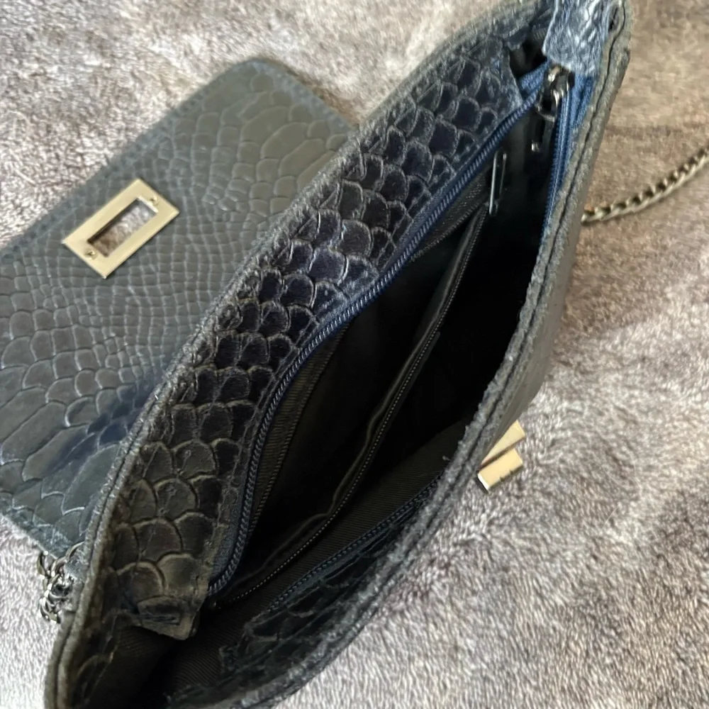 Stylish Dark Navy Snake Print Crossbody Bag